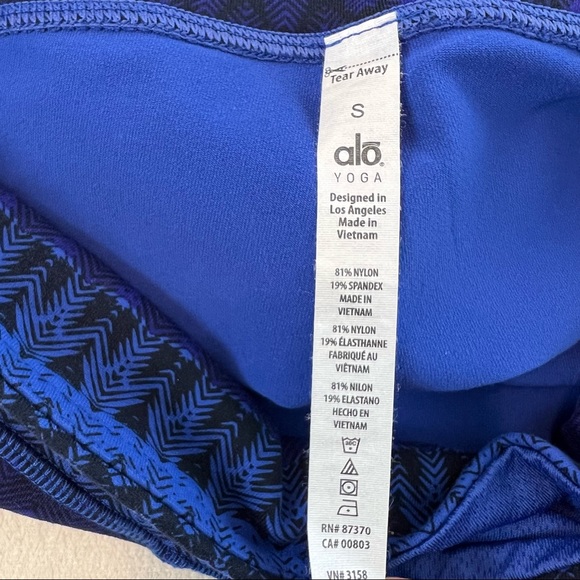 Alo Yoga Airbrush Blue Capri Leggings Size S - Picture 8 of 8